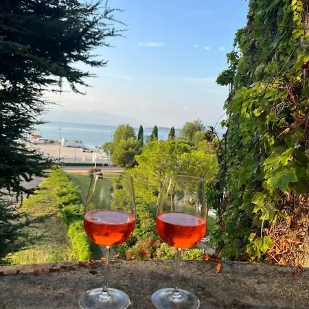 La Finestra Sul - 100mt - Wonderful View For 6 People, Pool, Free Parking Апартаменты Дезенцано-дель-Гарда